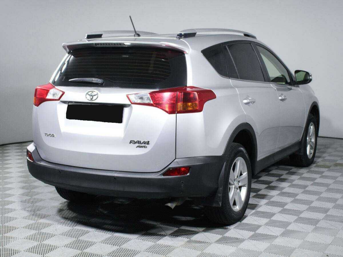 Toyota RAV4 с пробегом — 2014 год. Фото: #3