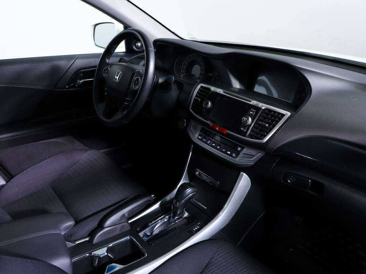 Honda Accord с пробегом — 2013 год. Фото: #5