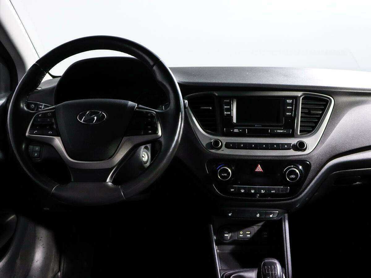 Hyundai Solaris с пробегом — 2017 год. Фото: #9