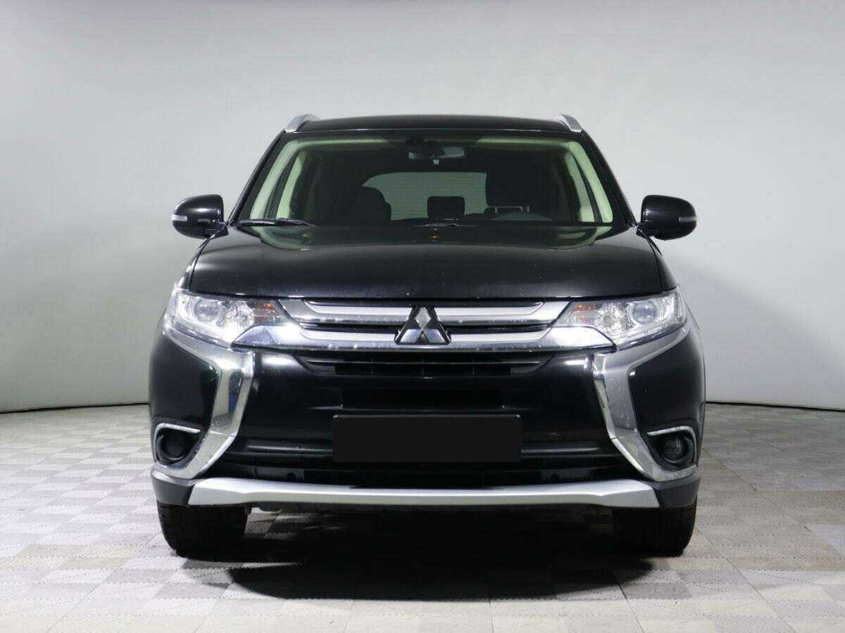 Mitsubishi Outlander с пробегом — 2018 год. Фото: #1