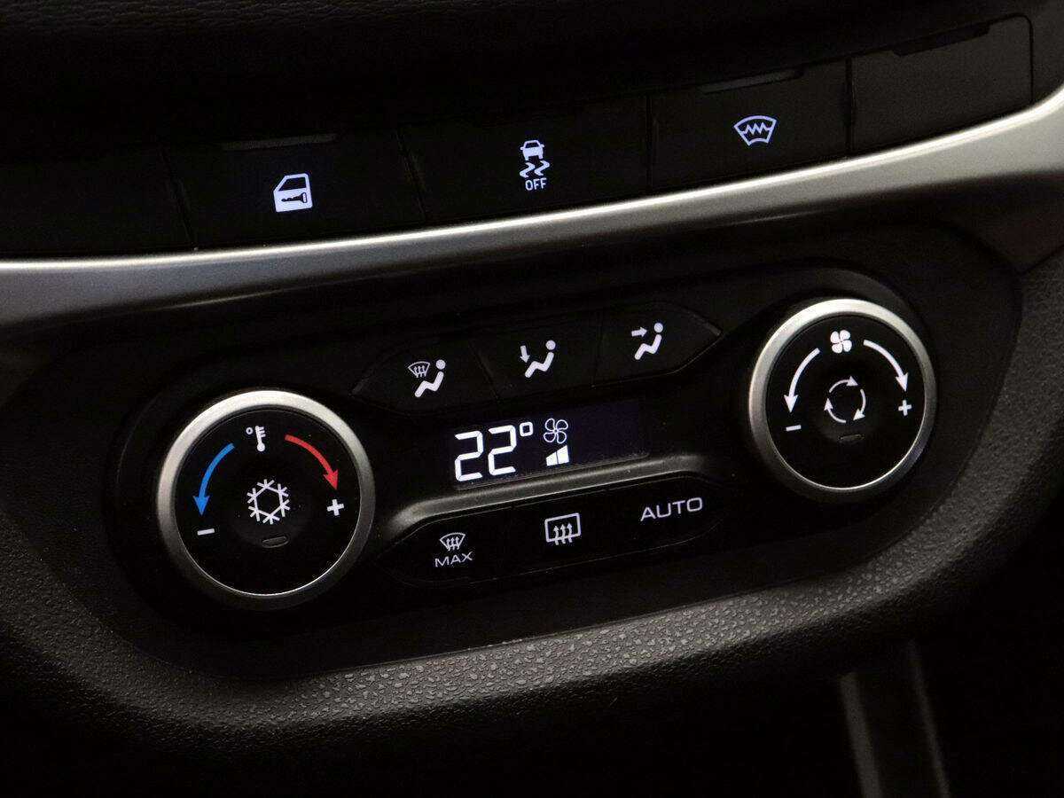 Lada (ВАЗ) Vesta с пробегом — 2020 год. Фото: #12