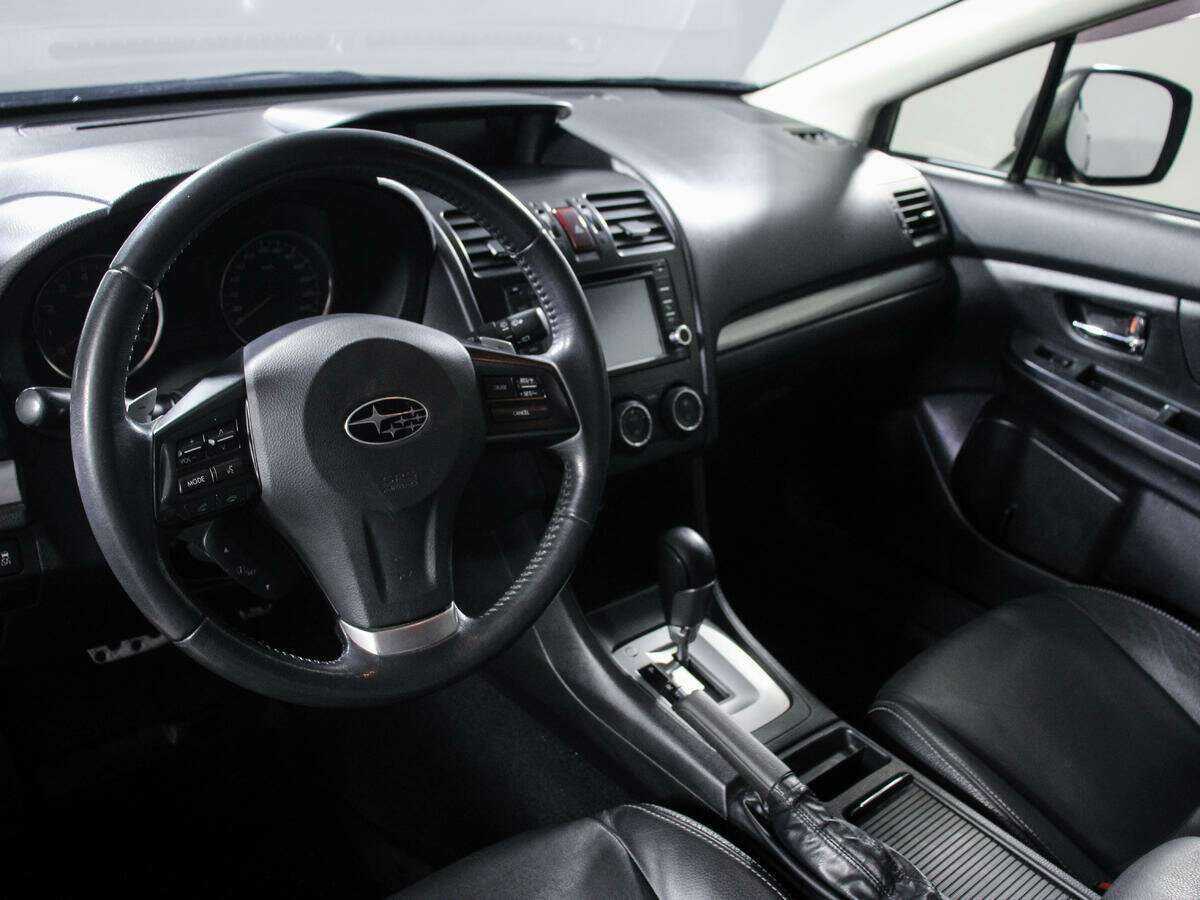 Subaru XV с пробегом — 2012 год. Фото: #12
