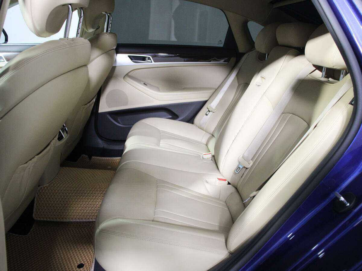 Hyundai Genesis с пробегом — 2015 год. Фото: #7