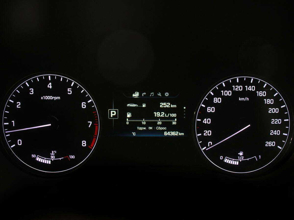 Hyundai Genesis с пробегом — 2015 год. Фото: #8