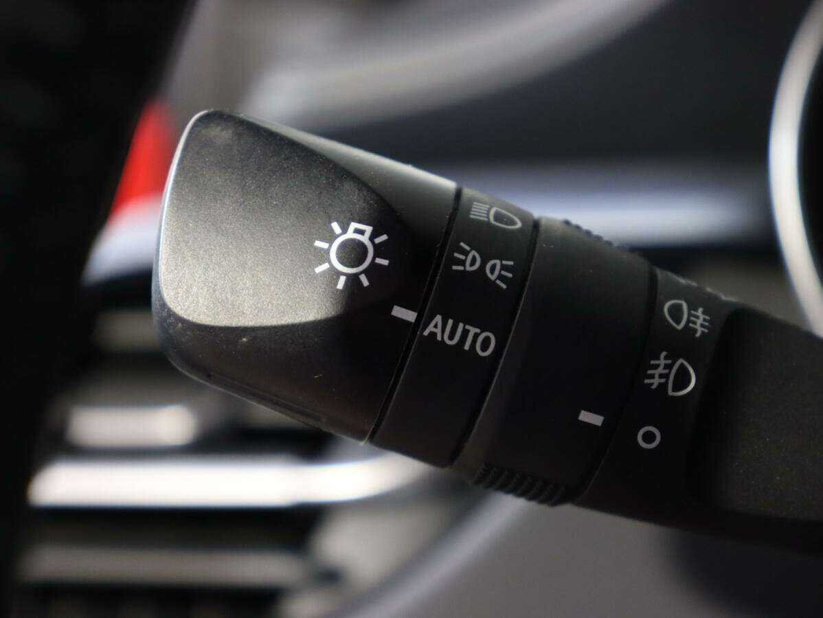 Toyota C-HR с пробегом — 2019 год. Фото: #15