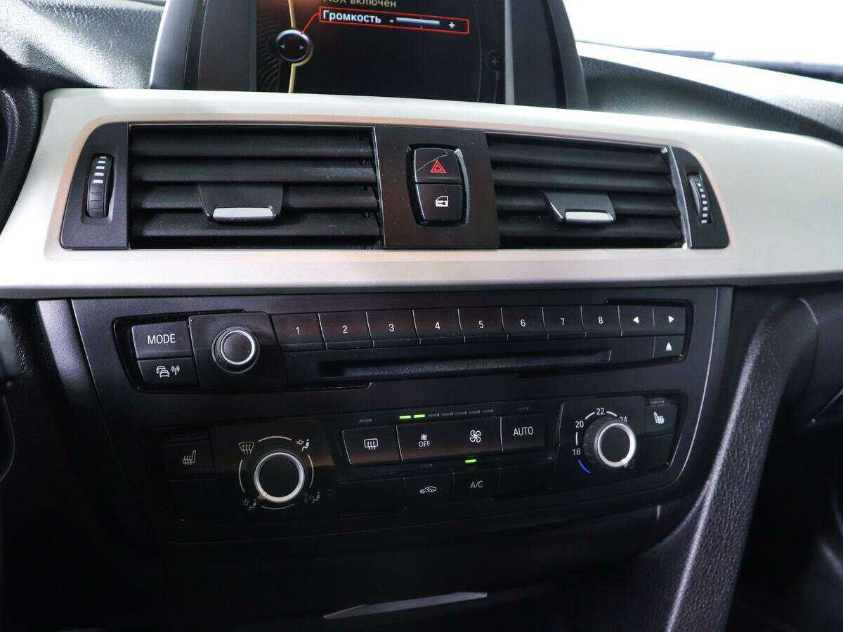 BMW 3 серии с пробегом — 2013 год. Фото: #10