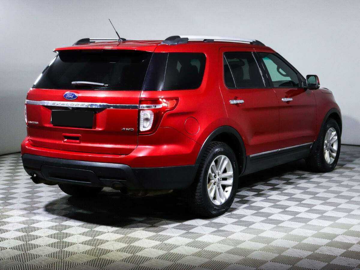 Ford Explorer с пробегом — 2012 год. Фото: #2