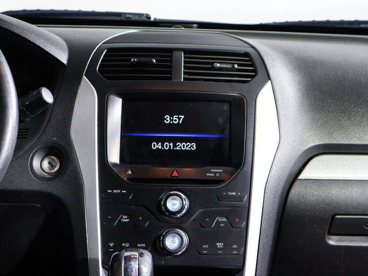 Ford Explorer с пробегом — 2014 год. Фото: #10