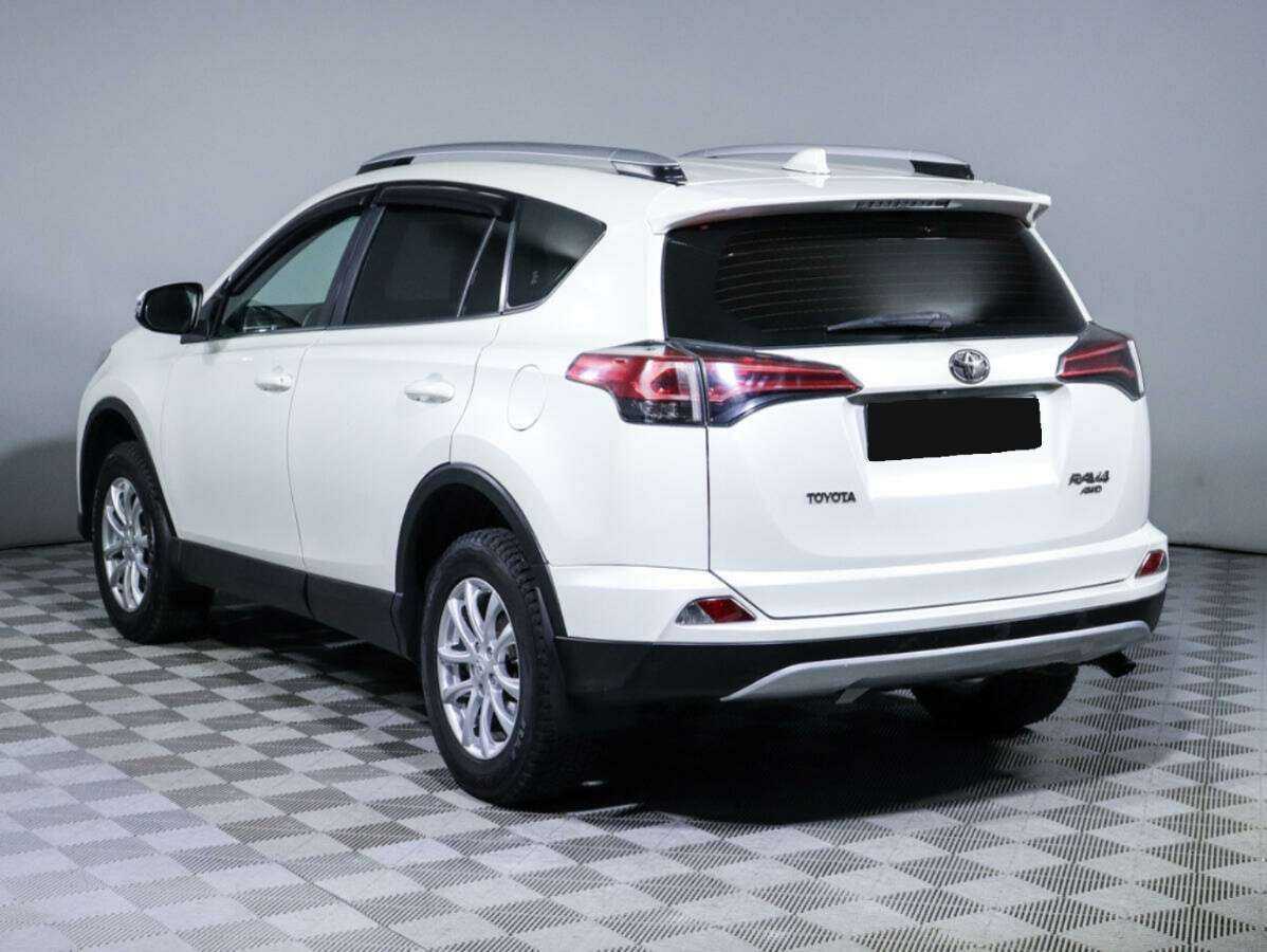 Toyota RAV4 с пробегом — 2017 год. Фото: #5