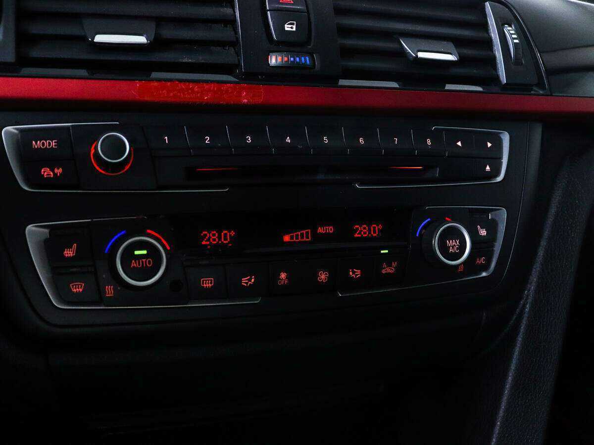 BMW 3 серии с пробегом — 2014 год. Фото: #18