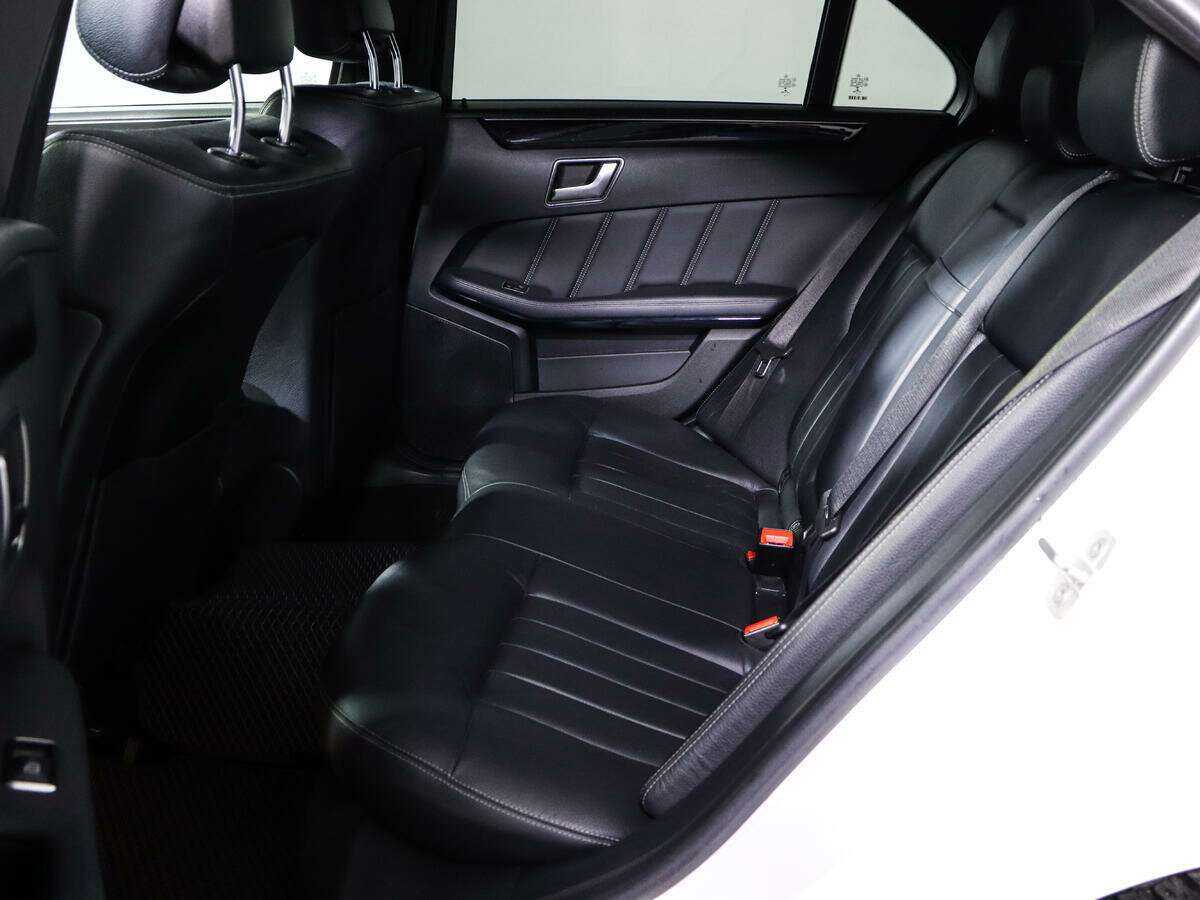 Mercedes-Benz E-Класс с пробегом — 2015 год. Фото: #9