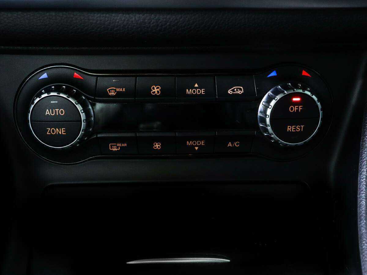 Mercedes-Benz CLA с пробегом — 2014 год. Фото: #16