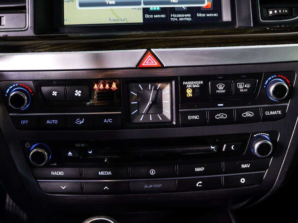 Hyundai Genesis с пробегом — 2014 год. Фото: #17