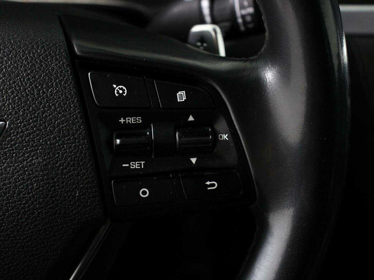 Hyundai Genesis с пробегом — 2014 год. Фото: #18