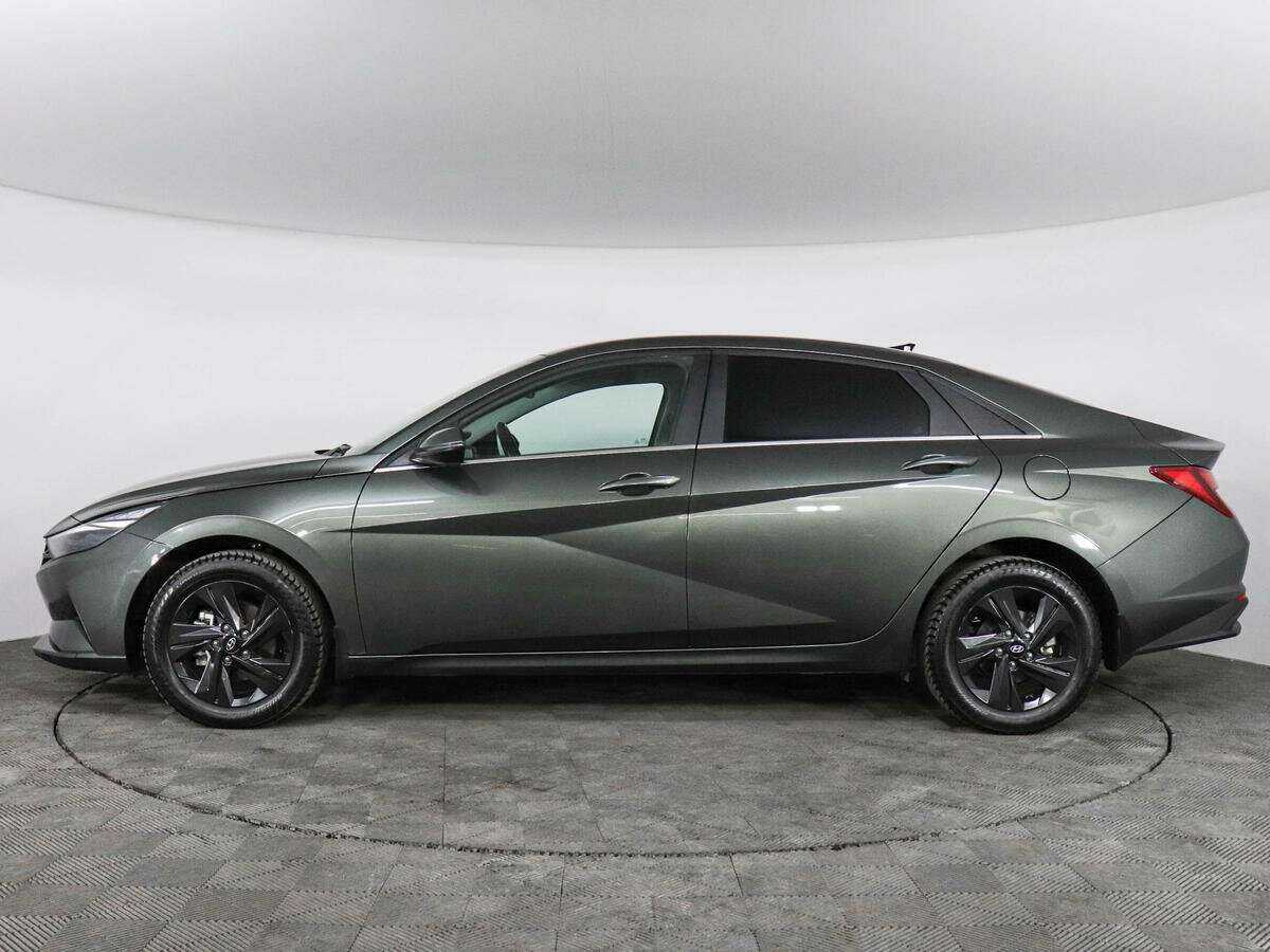 Hyundai Elantra с пробегом — 2022 год. Фото: #6