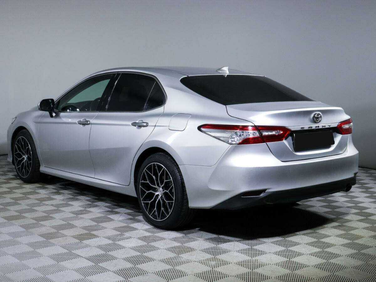 Toyota Camry с пробегом — 2020 год. Фото: #4