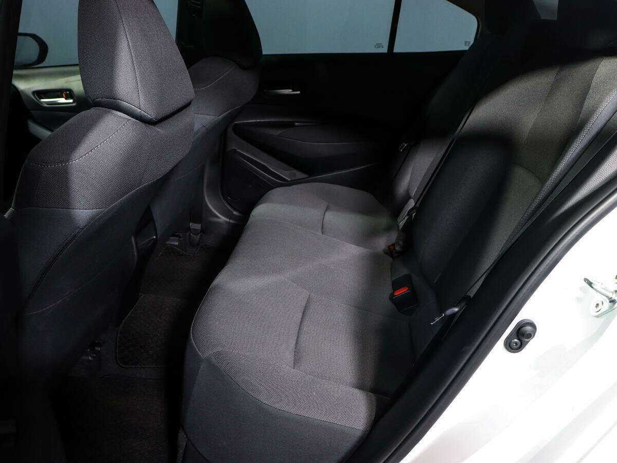 Toyota Corolla с пробегом — 2022 год. Фото: #9