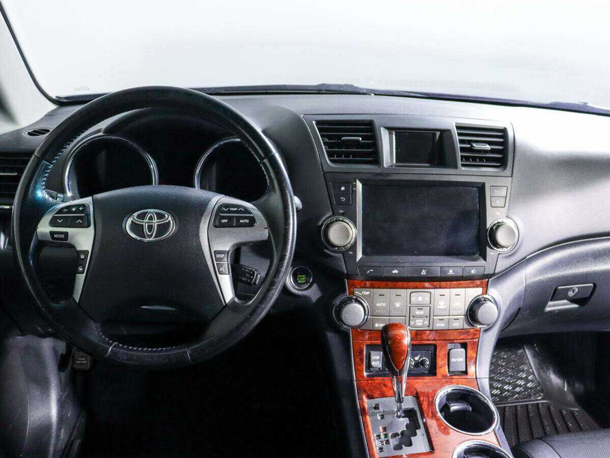 Toyota Highlander с пробегом — 2012 год. Фото: #11