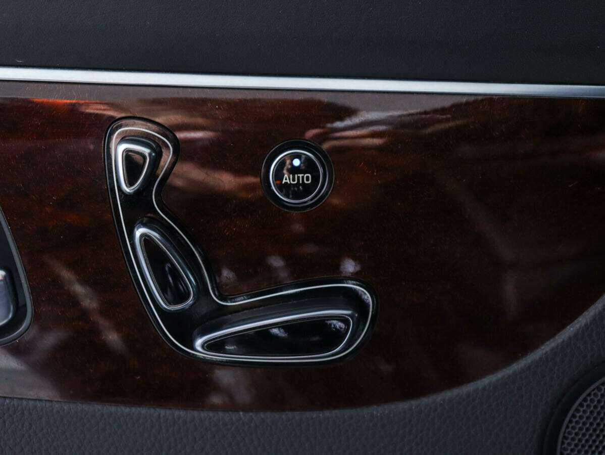 Hyundai Equus с пробегом — 2014 год. Фото: #13