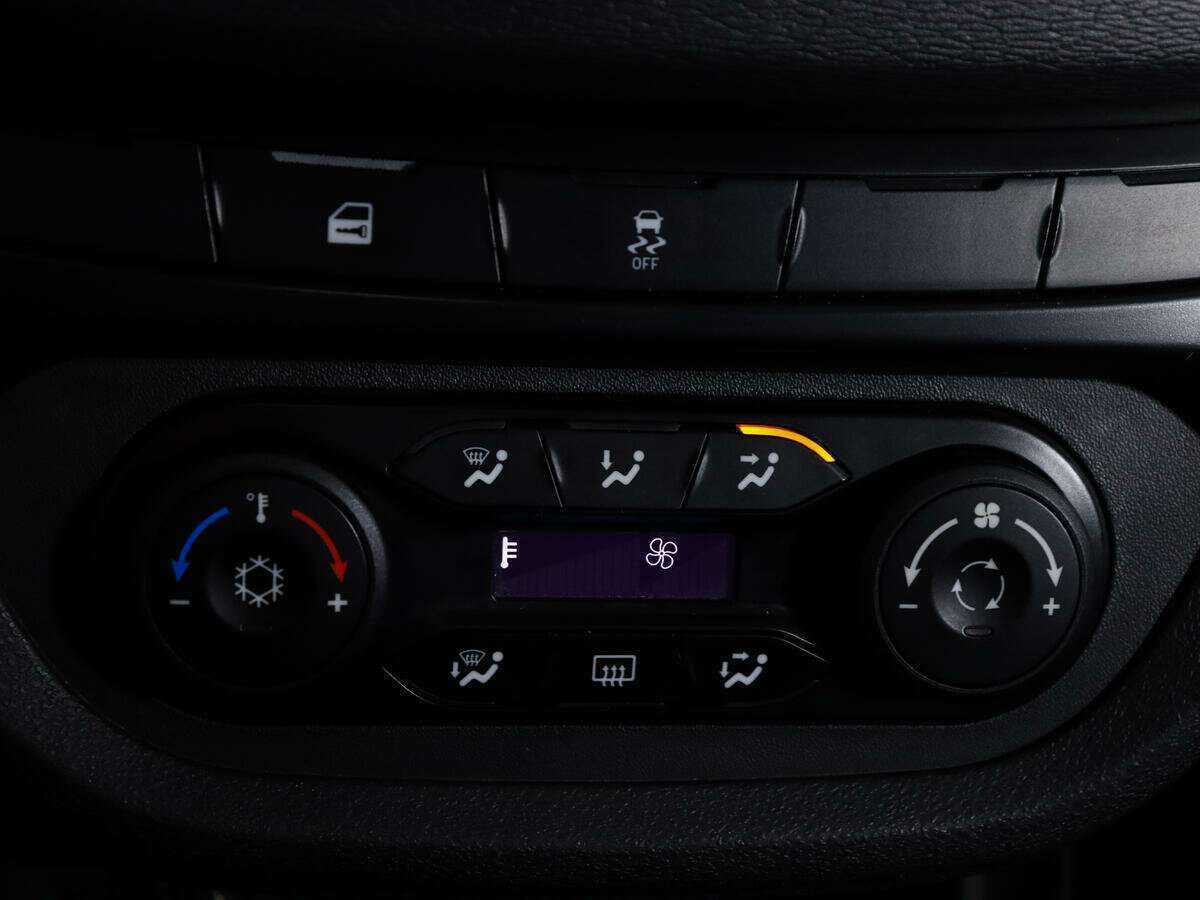 Lada (ВАЗ) Vesta с пробегом — 2019 год. Фото: #15