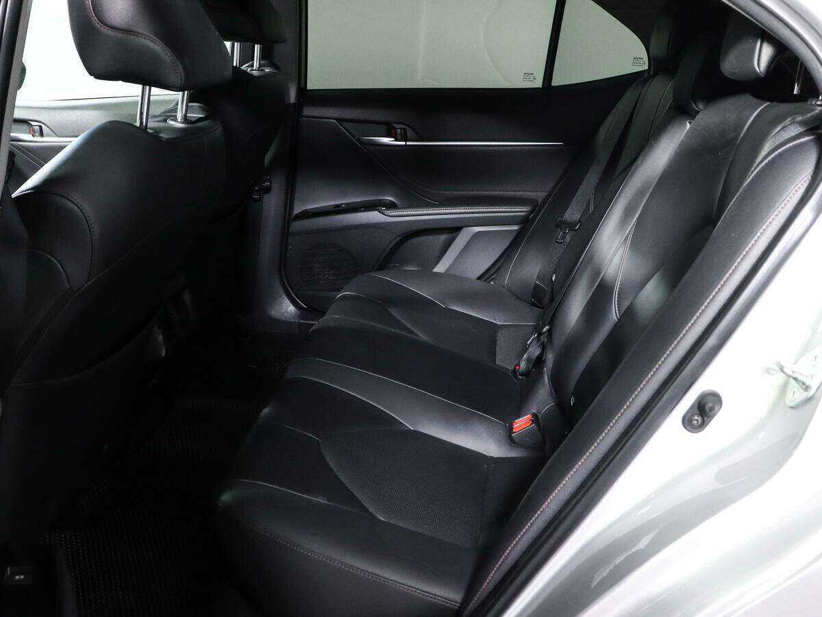 Toyota Camry с пробегом — 2020 год. Фото: #9