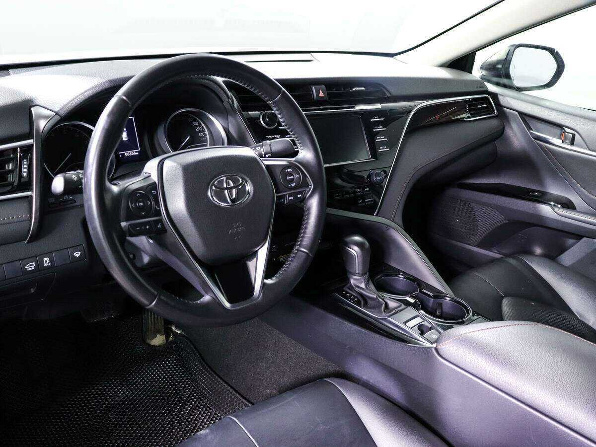 Toyota Camry с пробегом — 2020 год. Фото: #13
