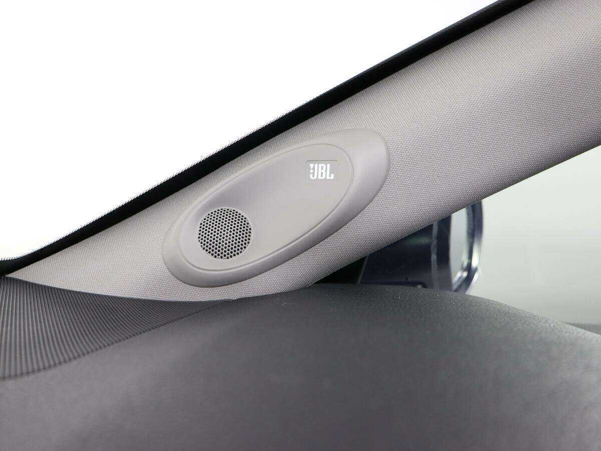 Toyota Camry с пробегом — 2018 год. Фото: #23