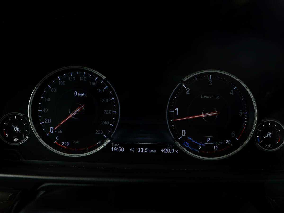 BMW 5 серии с пробегом — 2015 год. Фото: #7