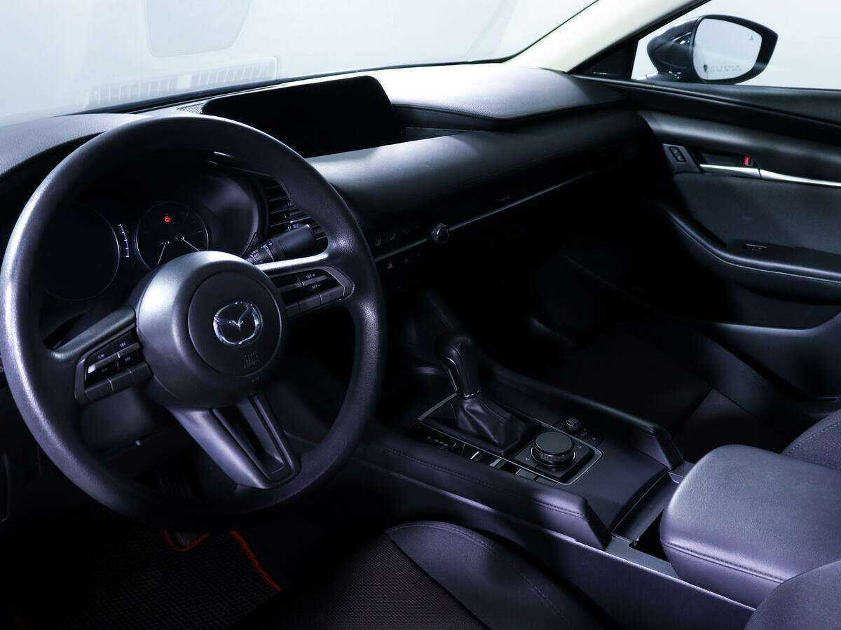 Mazda 3 с пробегом — 2020 год. Фото: #11