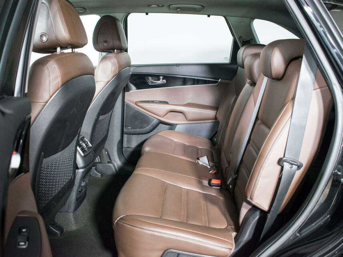 Kia Sorento с пробегом — 2016 год. Фото: #9