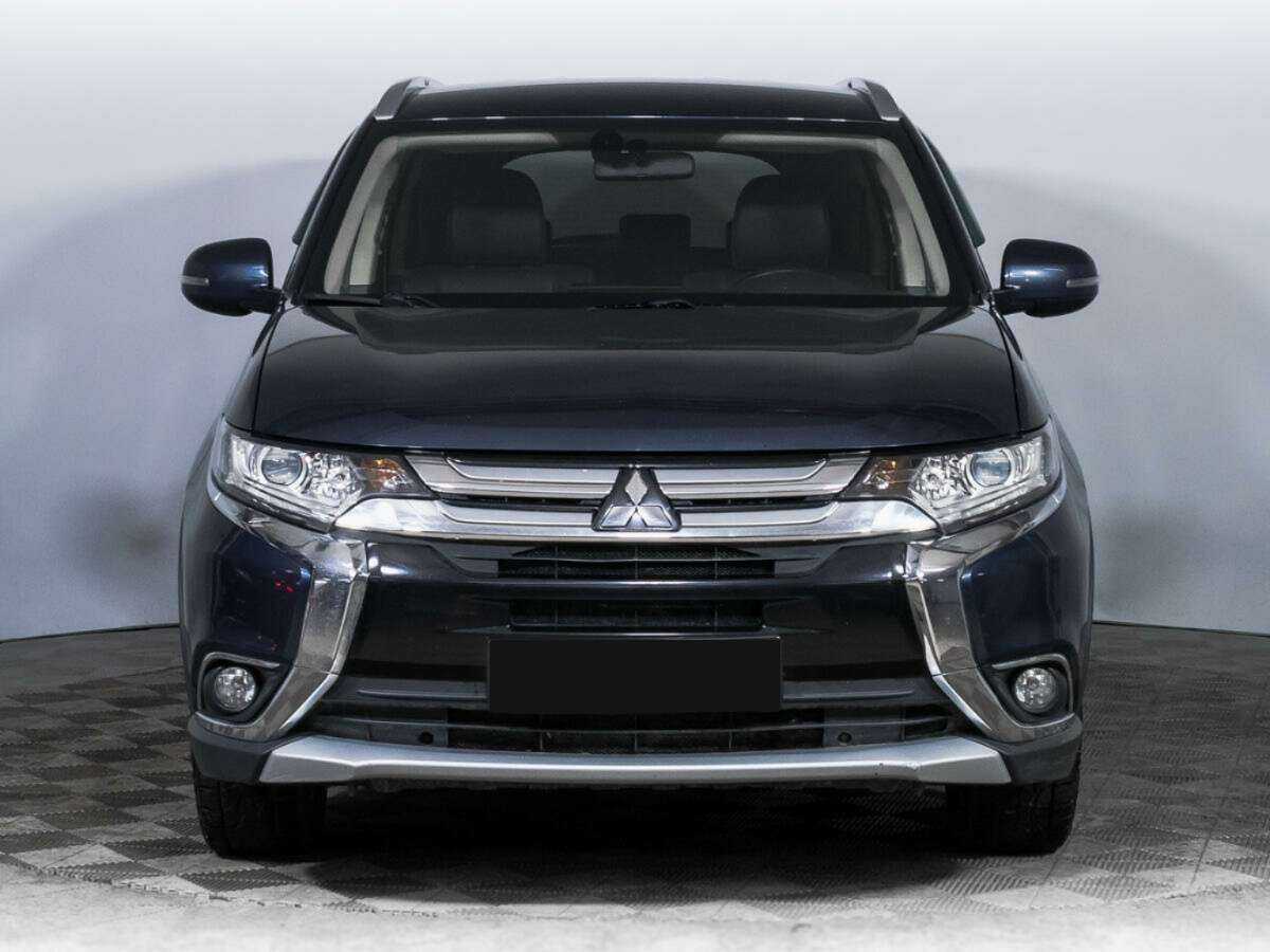 Mitsubishi Outlander с пробегом — 2017 год. Фото: #1