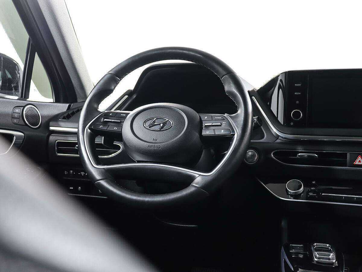 Hyundai Sonata с пробегом — 2022 год. Фото: #13