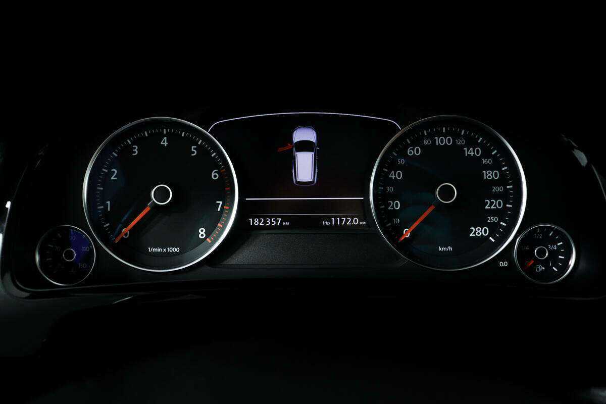 Volkswagen Touareg с пробегом — 2013 год. Фото: #9