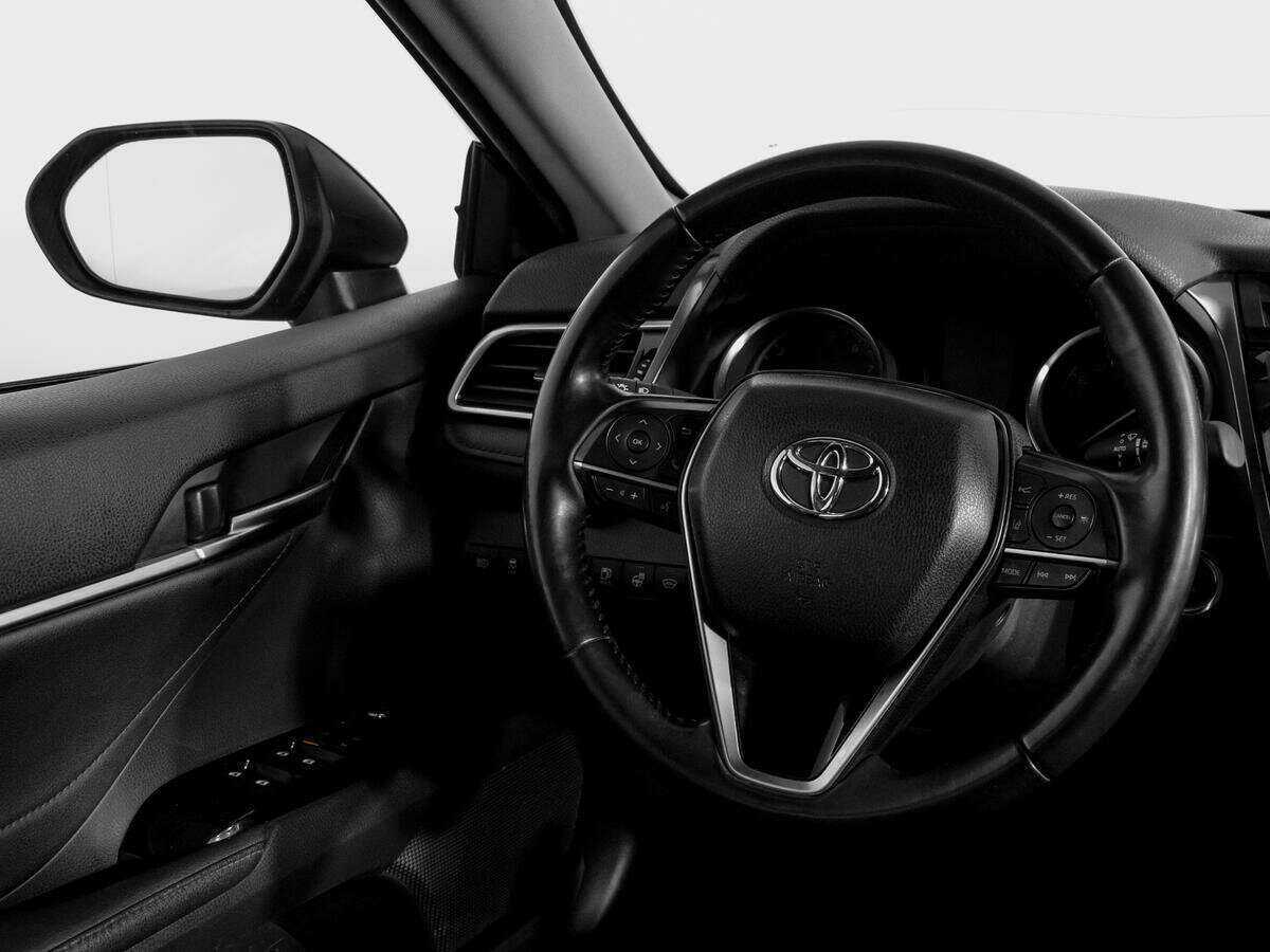 Toyota Camry с пробегом — 2021 год. Фото: #13