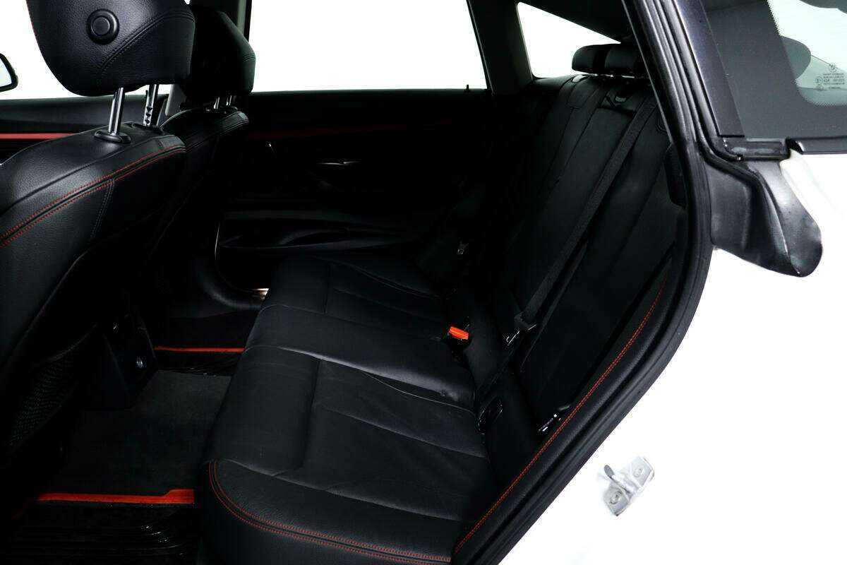 BMW 3 серии с пробегом — 2013 год. Фото: #11