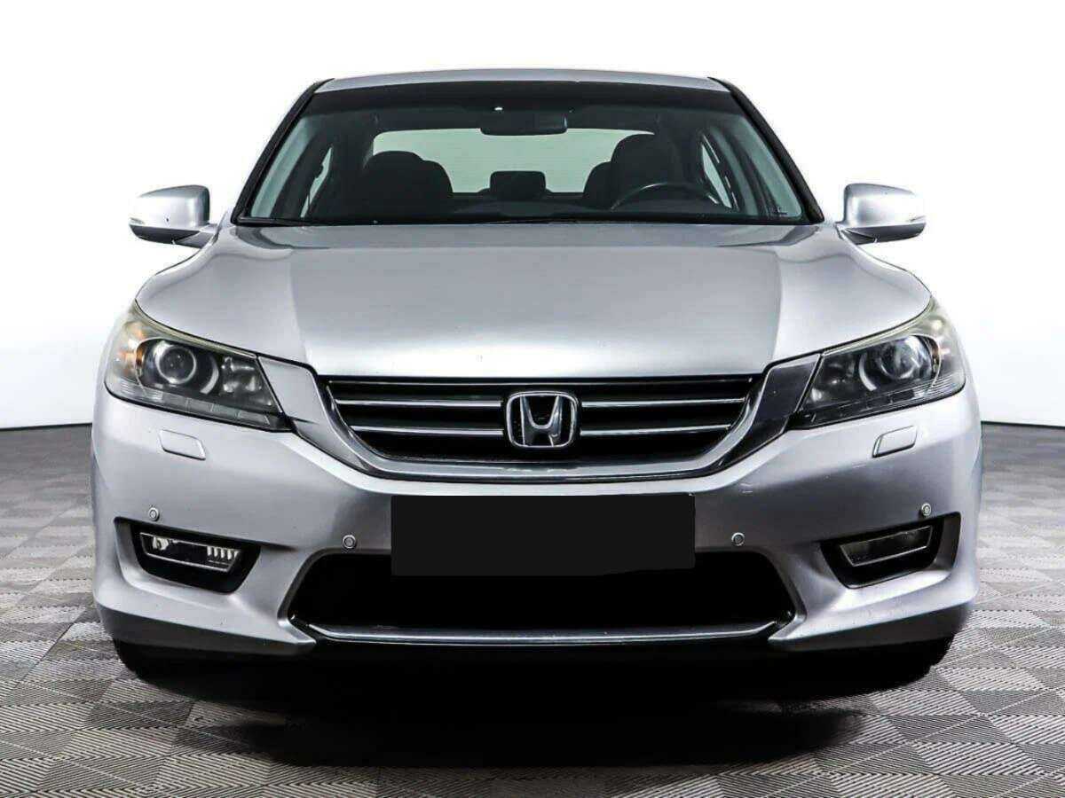 Honda Accord с пробегом — 2013 год. Фото: #1