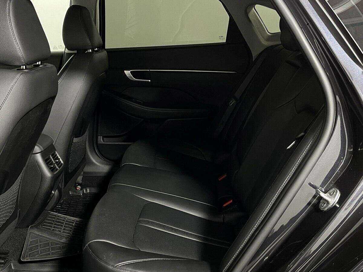 Hyundai Sonata с пробегом — 2021 год. Фото: #9