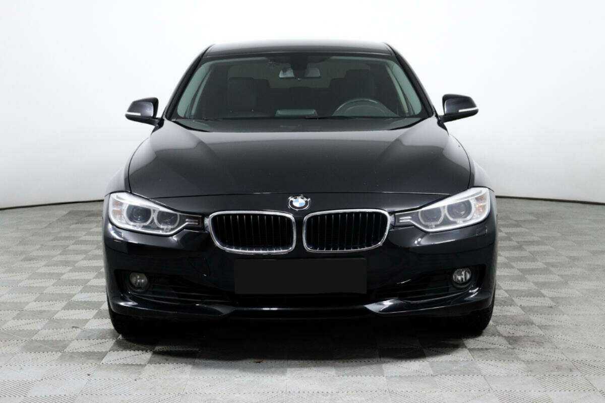 BMW 3 серии с пробегом — 2015 год. Фото: #1
