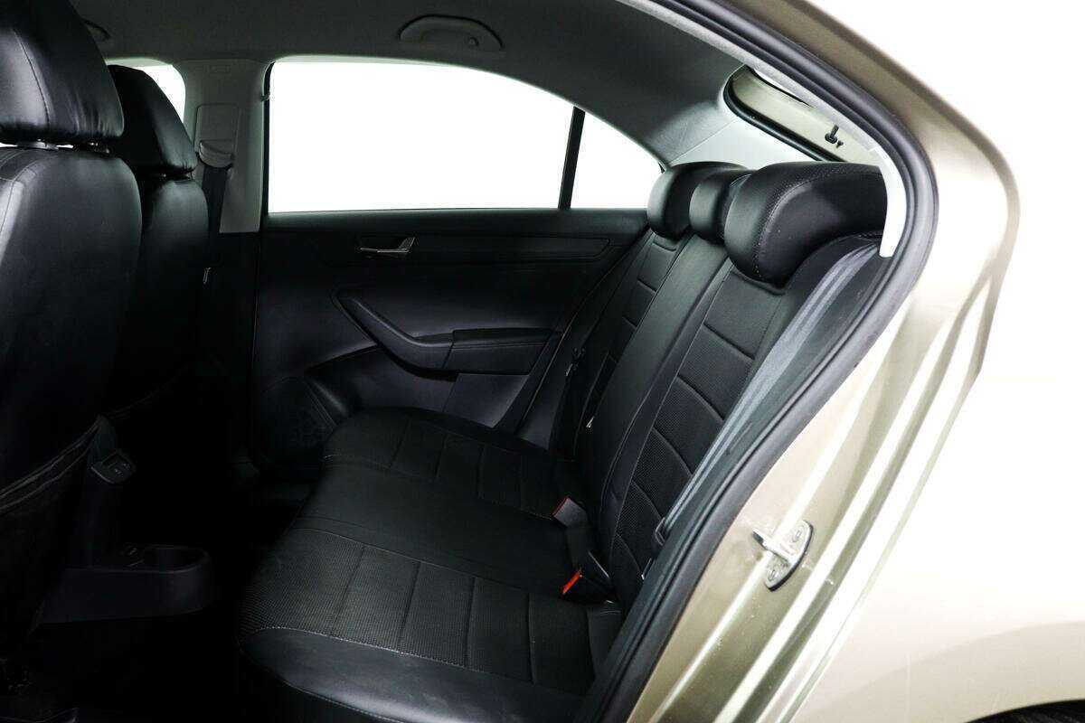 Skoda Rapid с пробегом — 2020 год. Фото: #11