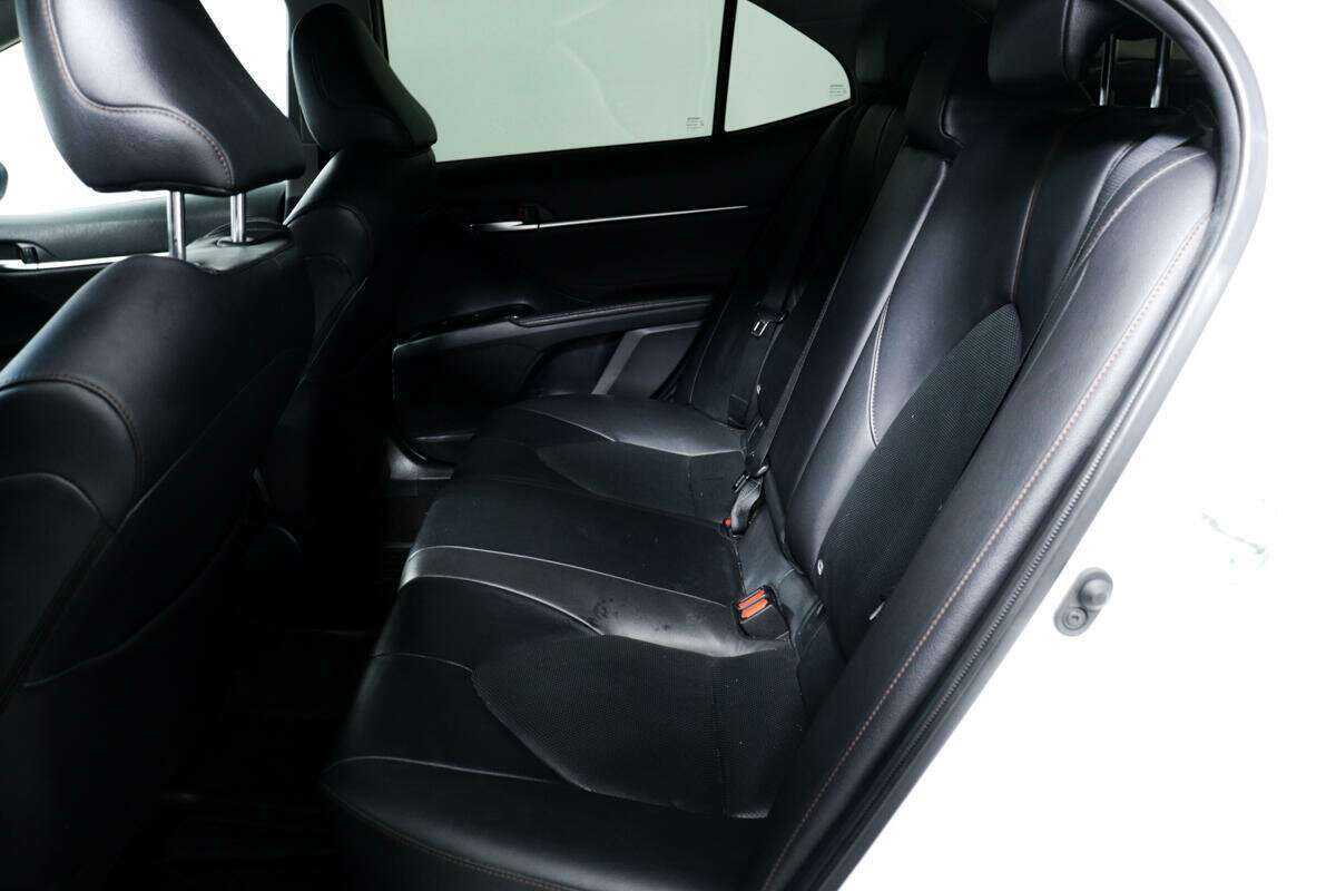 Toyota Camry с пробегом — 2020 год. Фото: #11