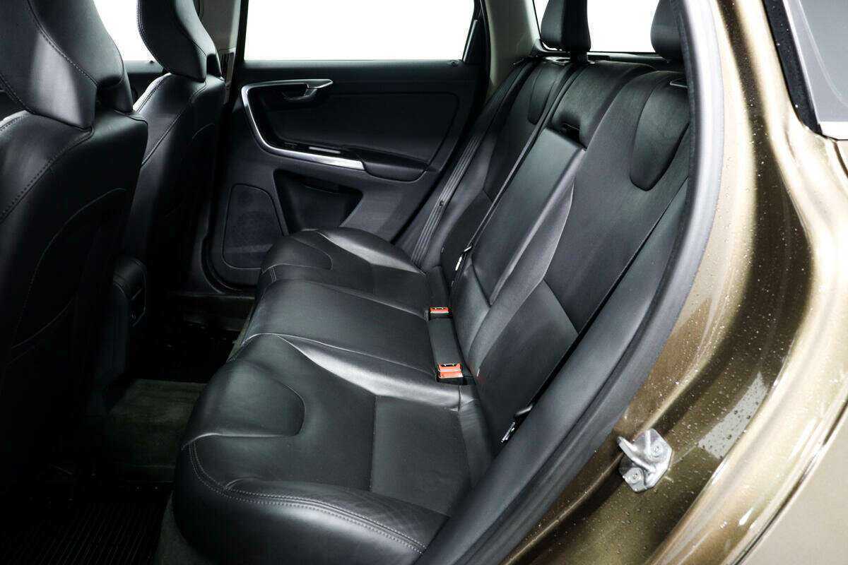 Volvo XC60 с пробегом — 2014 год. Фото: #11