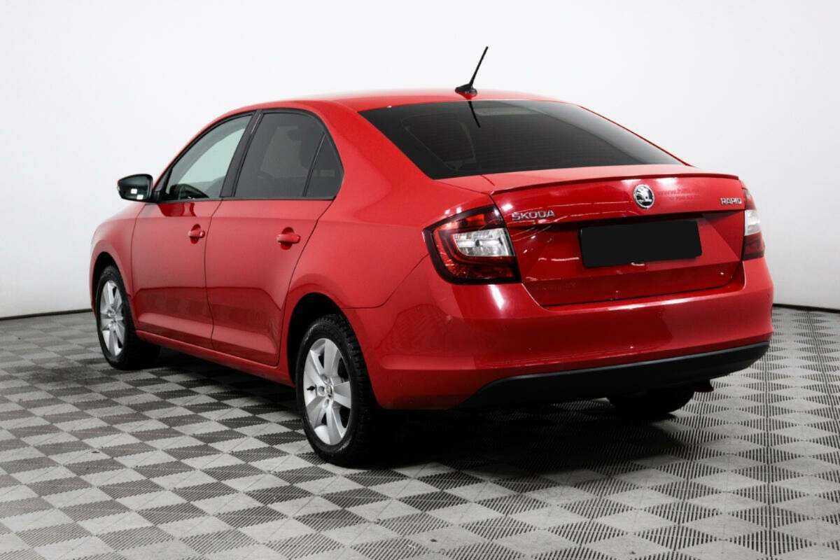 Skoda Rapid с пробегом — 2018 год. Фото: #6