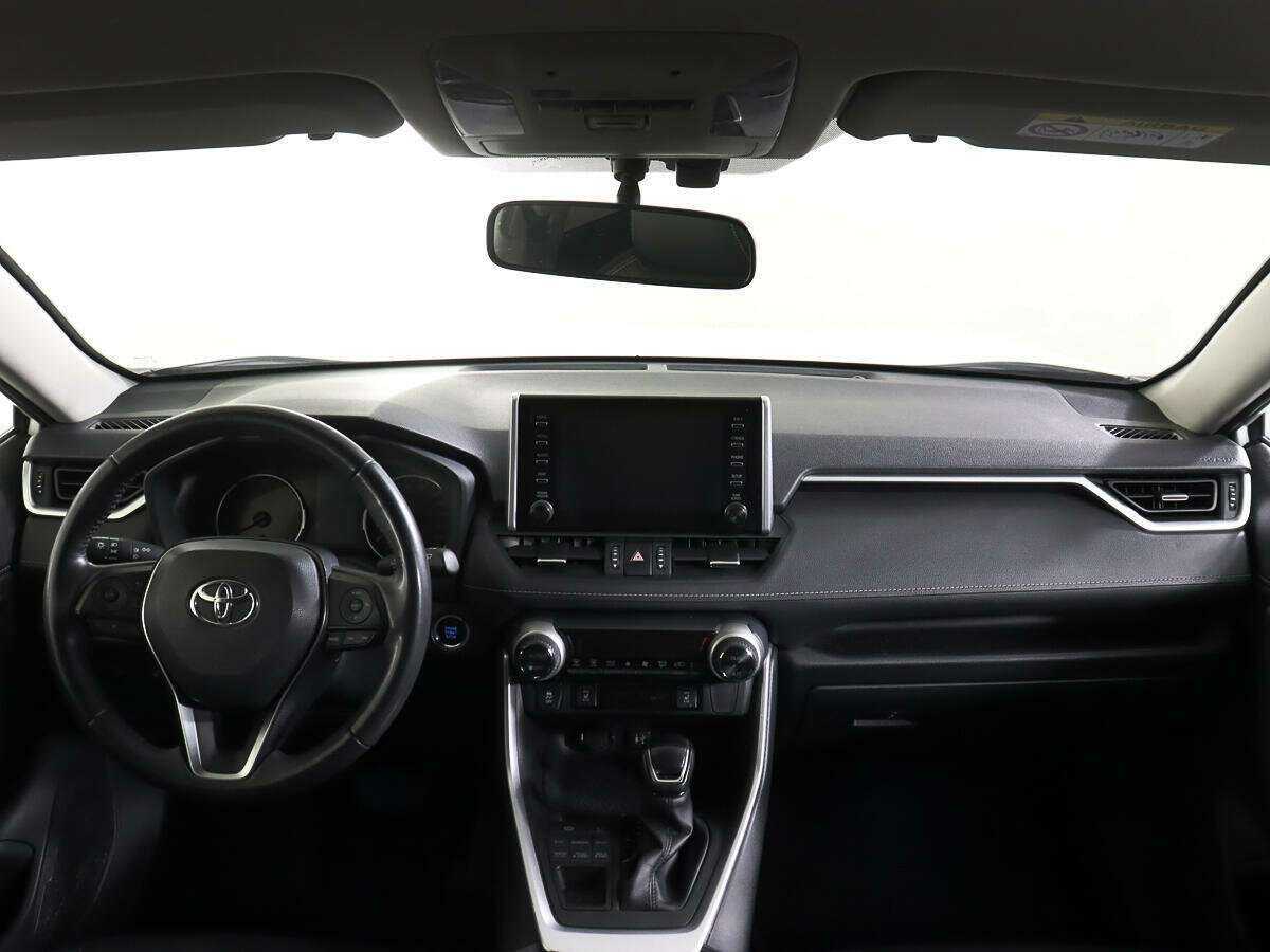 Toyota RAV4 с пробегом — 2020 год. Фото: #12