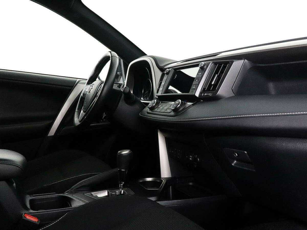 Toyota RAV4 с пробегом — 2019 год. Фото: #5