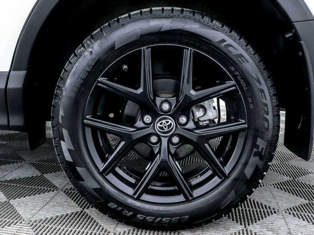 Toyota RAV4 с пробегом — 2019 год. Фото: #12