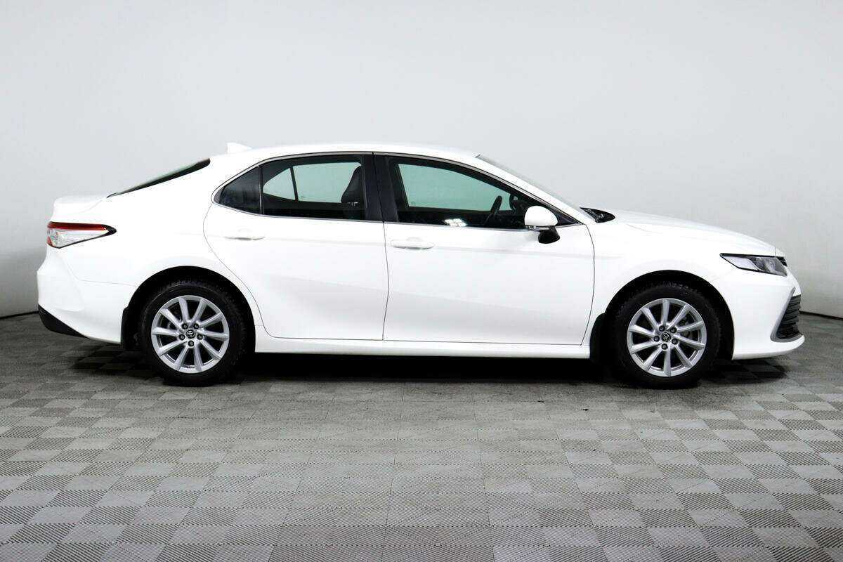 Toyota Camry с пробегом — 2021 год. Фото: #3