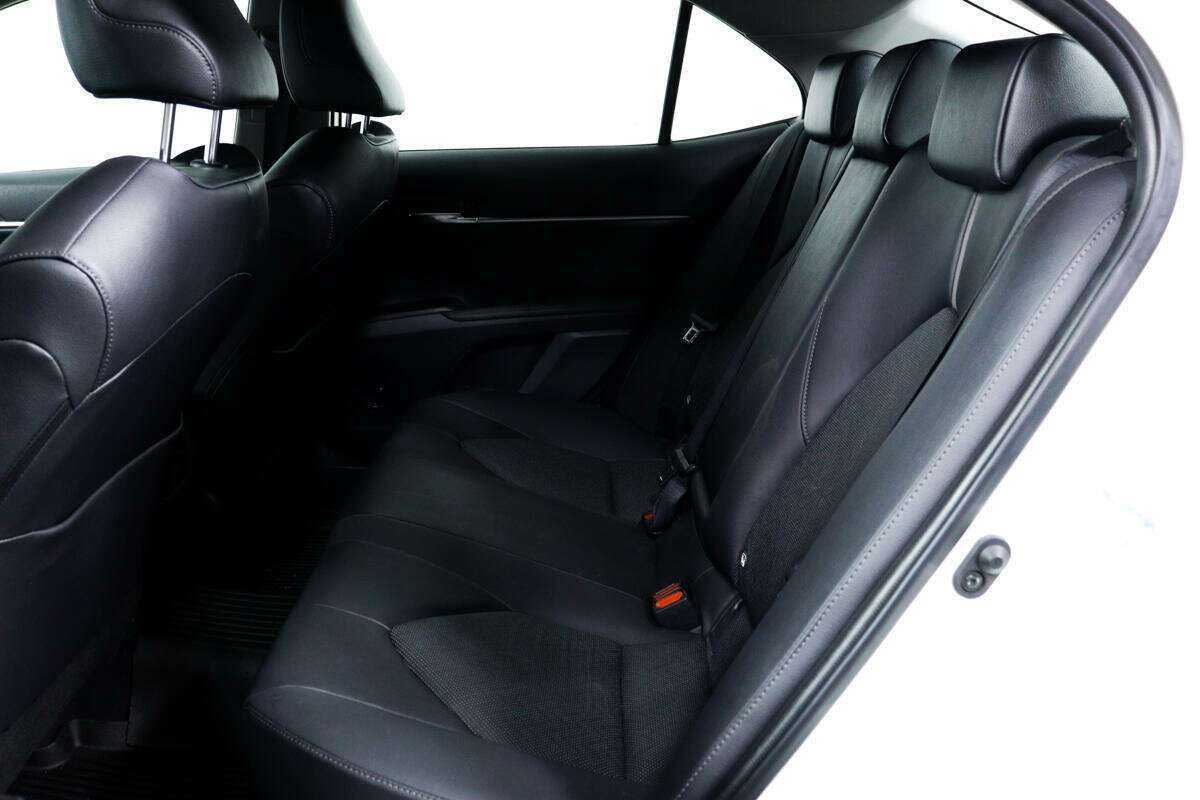 Toyota Camry с пробегом — 2021 год. Фото: #11