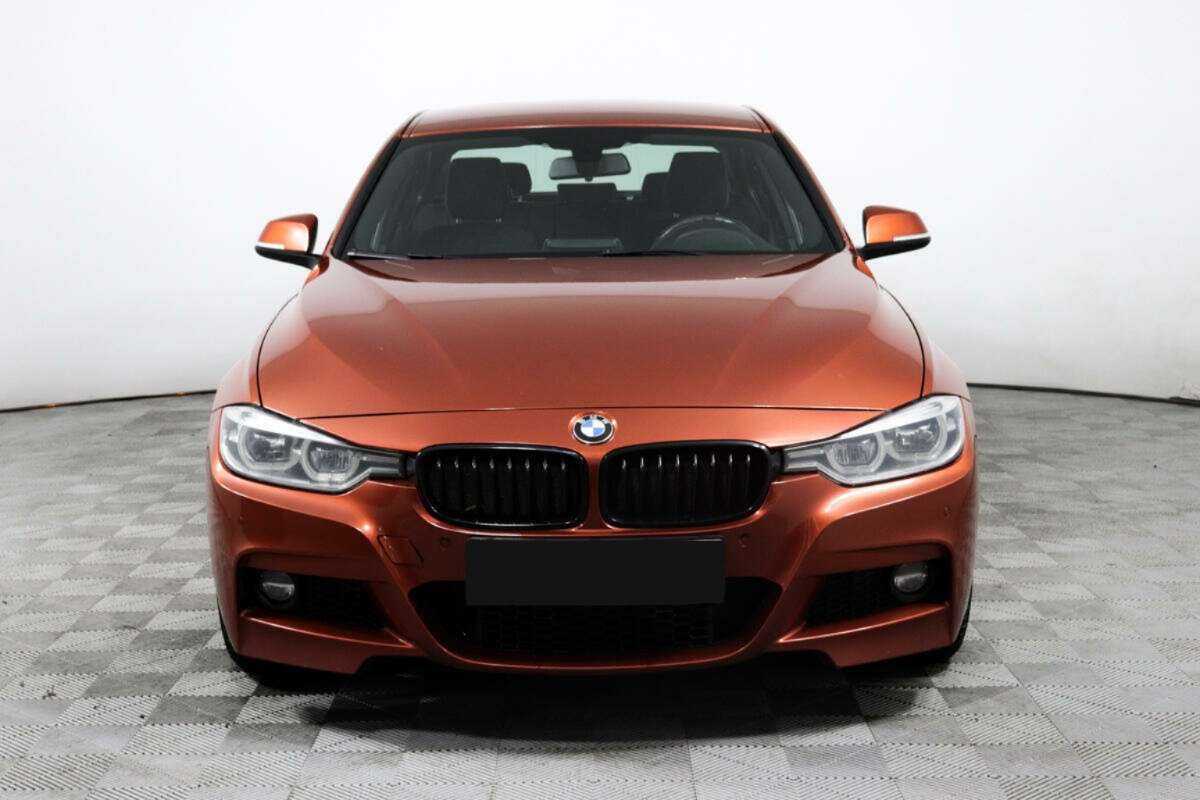 BMW 3 серии с пробегом — 2018 год. Фото: #1