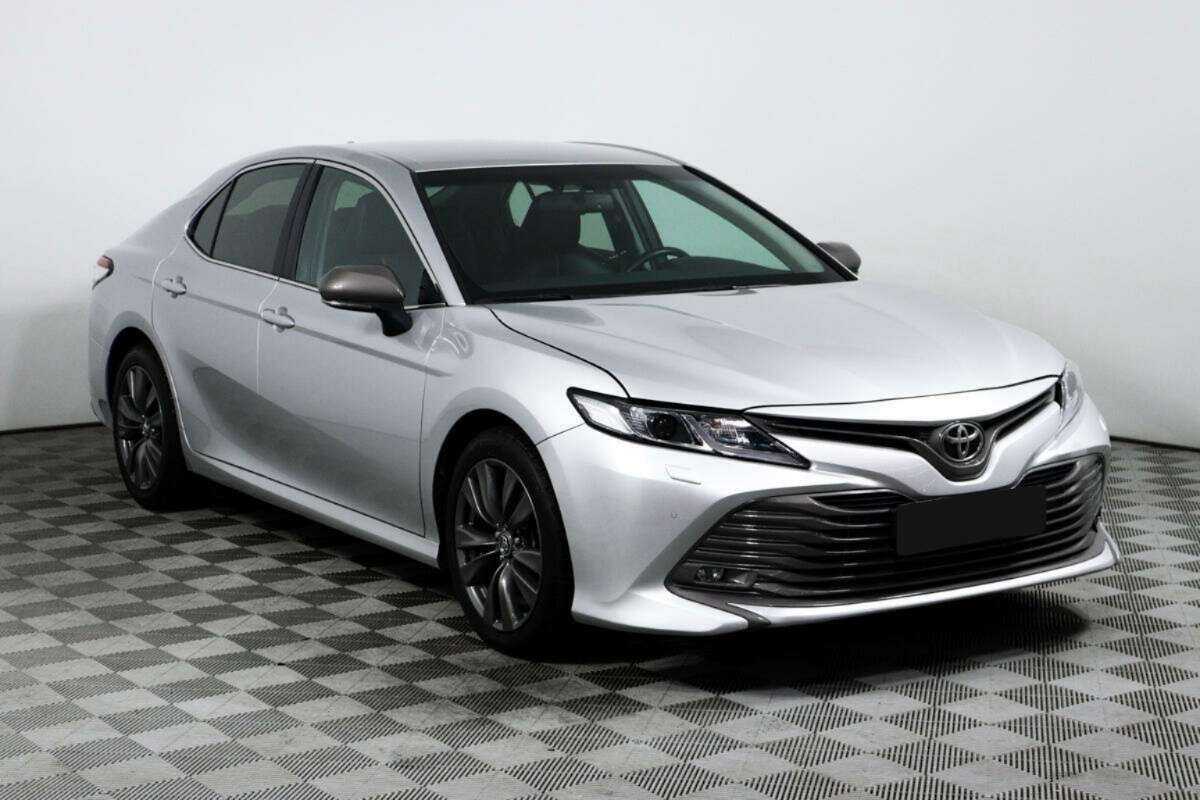 Toyota Camry с пробегом — 2018 год. Фото: #2