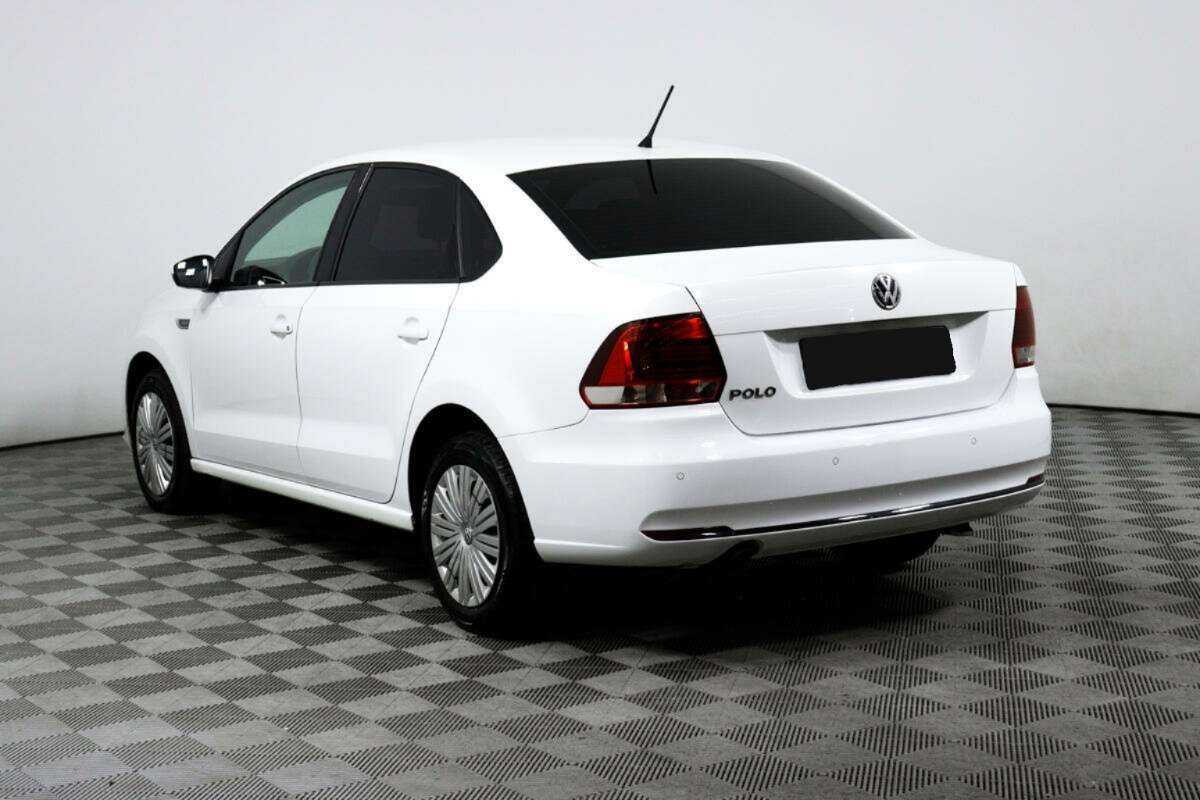 Volkswagen Polo с пробегом — 2016 год. Фото: #6